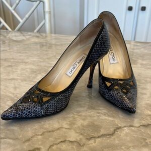 Jimmy Choo Navy Snakeskin Size 37.5 Pumps